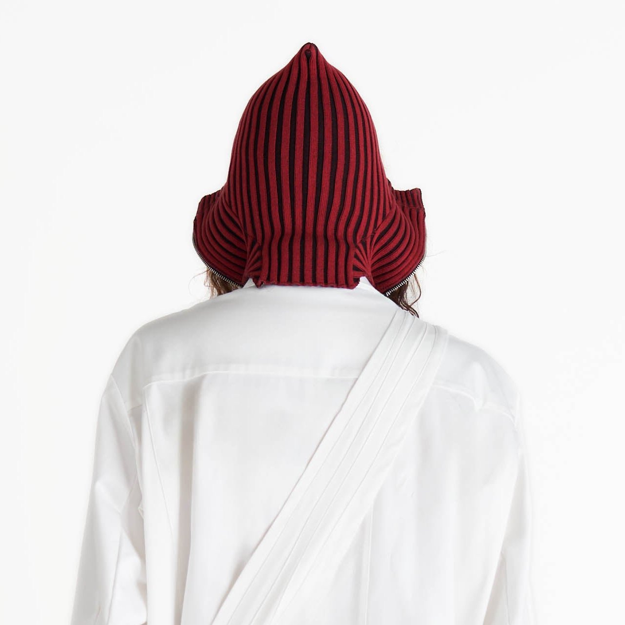 Pointed hood balaclava with zip cotton rib knit medieval core