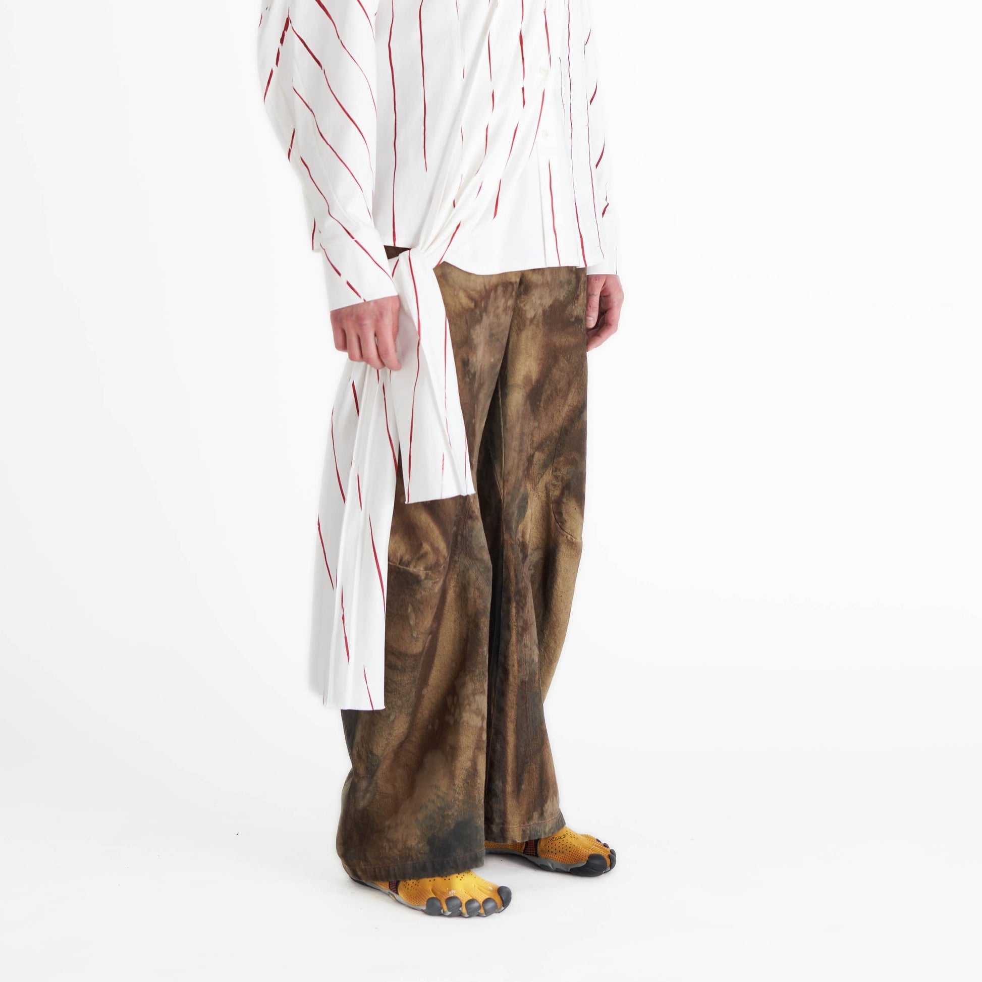 Acid wash brown jeans barrel leg