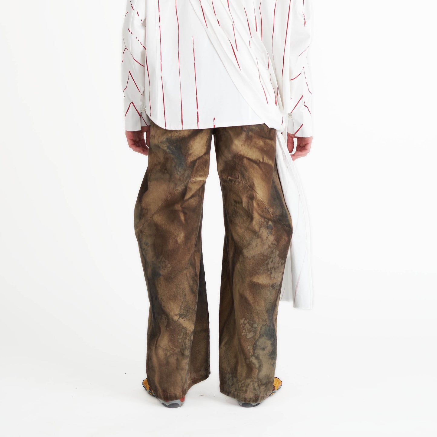 Acid wash brown jeans barrel leg