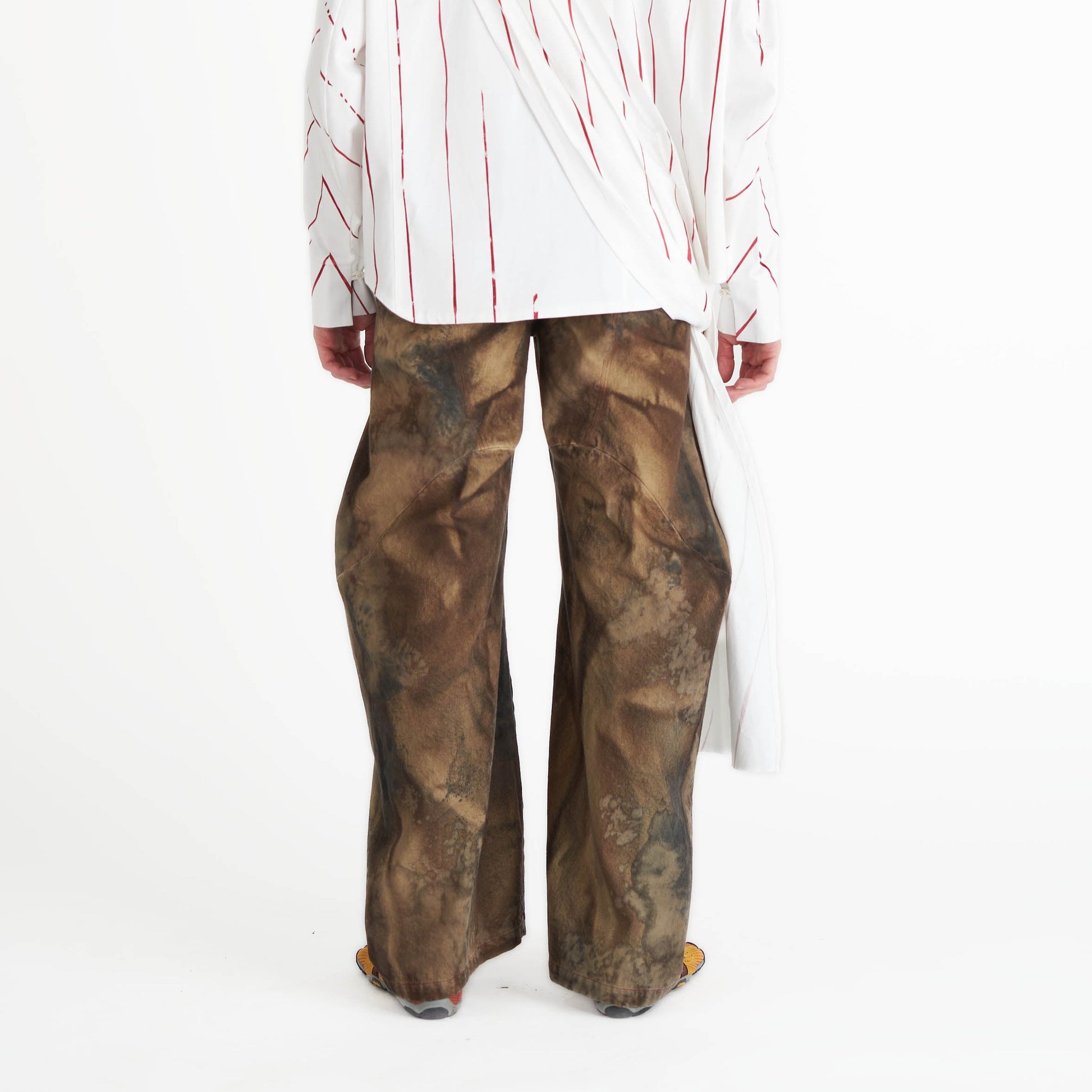 Acid wash brown jeans barrel leg