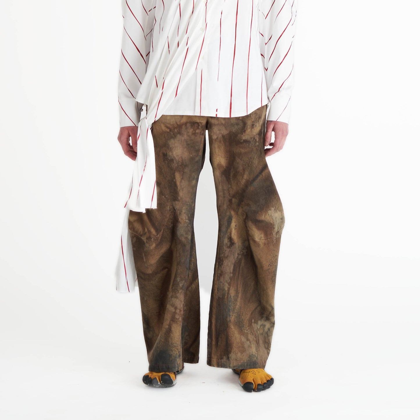 Acid wash brown jeans barrel leg