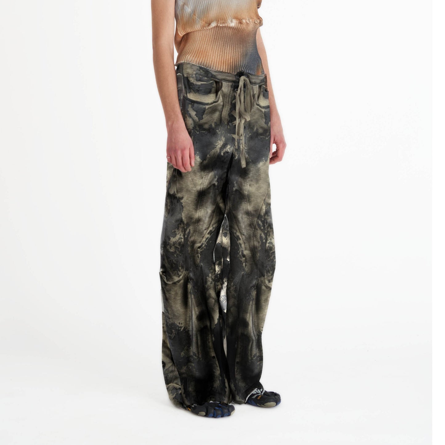 Oversized joggers airbrushed design multicoloured lace up